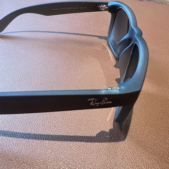 Ray-Ban Sunglasses - Picture 5 of 5
